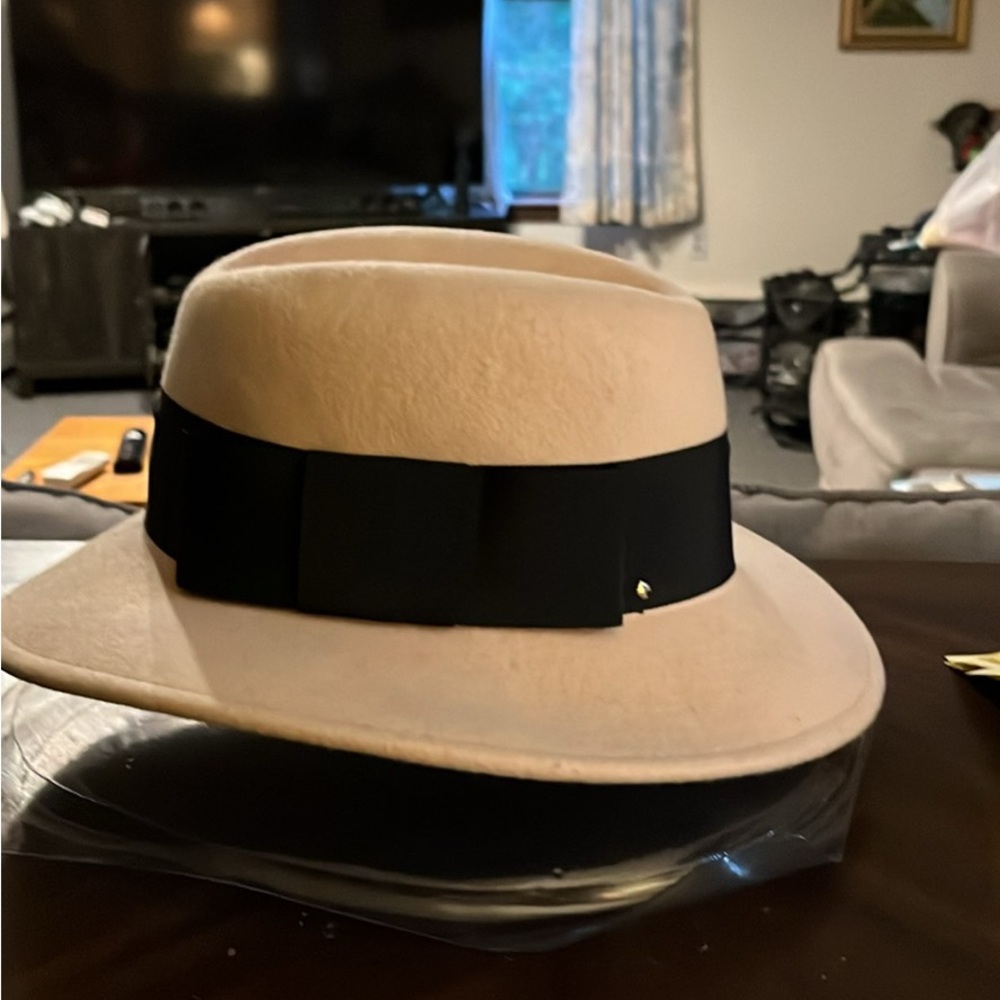 Stylish Cream Fedora with Black Band